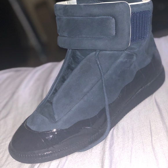 navy blue maison margiela sneakers